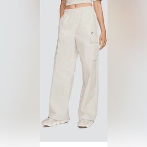 Nike Womens Sportswear Everythings Woven Cargo Pants Light Sail